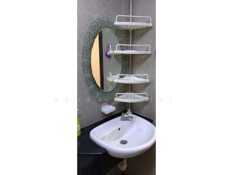Servis Apartment untuk Disewa di Saville Residence - Azura Hariri - Bathroom - PropertyGuru.com.my