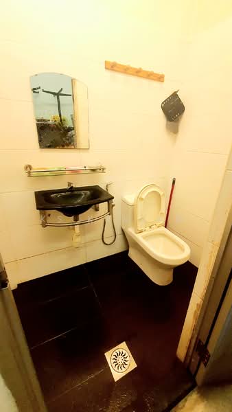 2-storey Terraced House for Sale in Damansara Heights (Damansara Heights) - KS Kunnam - Bathroom - PropertyGuru.com.my