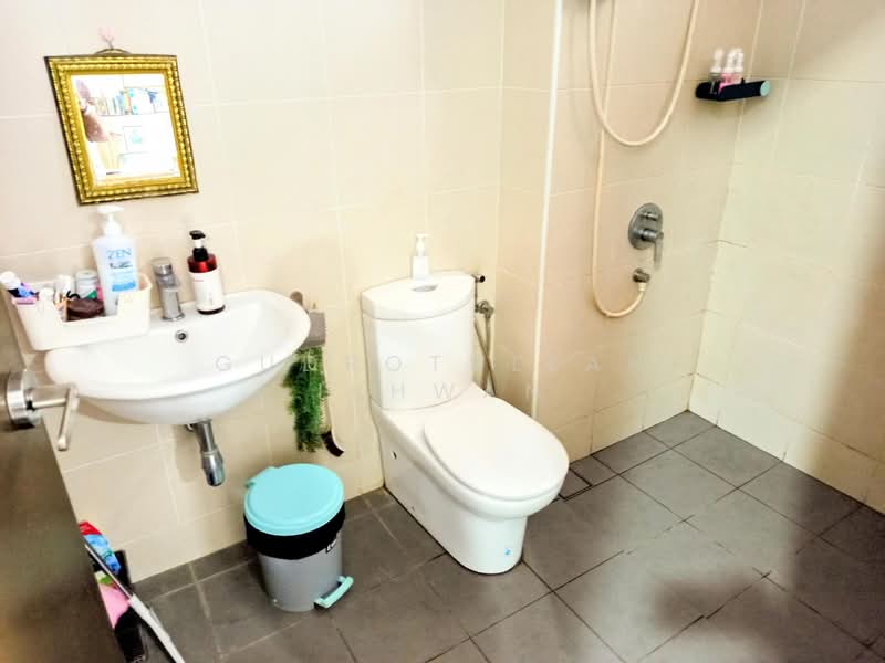 2-storey Terraced House for Sale in Dengkil (Selangor) - Gudrotullah Ikhwan - Bathroom - PropertyGuru.com.my