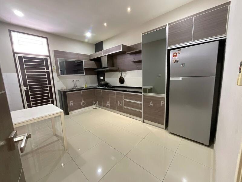 2-storey Terraced House for Sale in Rawang (Selangor) - Roman Yap - Kitchen - PropertyGuru.com.my
