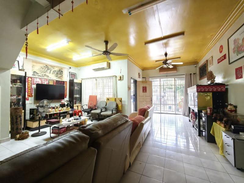 Rumah Teres untuk Dijual di Bandar Puteri Puchong (Puchong) - Nicole Sim - Living Room - PropertyGuru.com.my