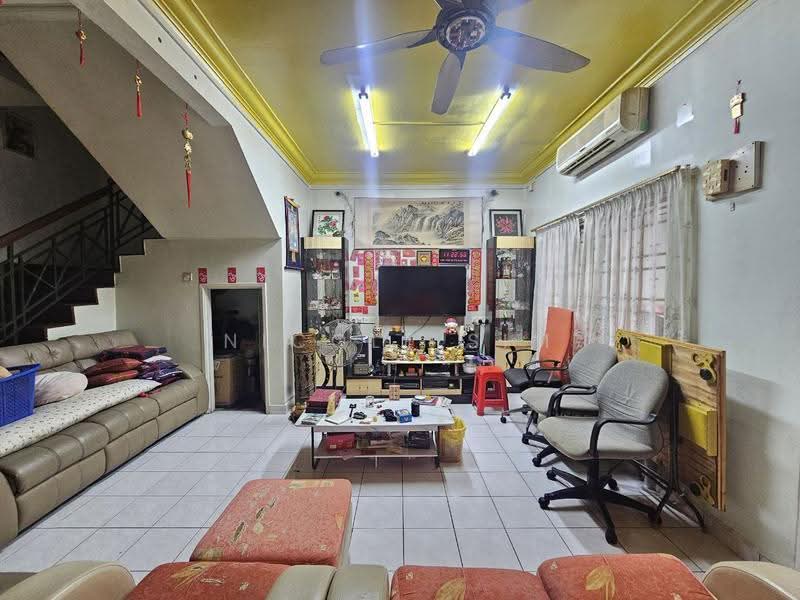 Rumah Teres untuk Dijual di Bandar Puteri Puchong (Puchong) - Nicole Sim - Living Room - PropertyGuru.com.my