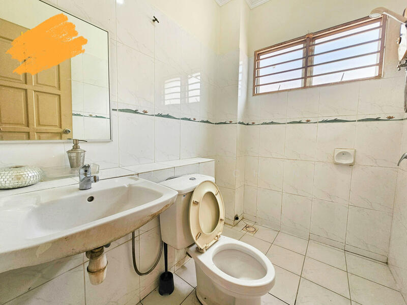 Rumah Teres 2 Tingkat untuk Dijual di Putra Permai (Subang Jaya) - Nobeille Chung - Bathroom - PropertyGuru.com.my