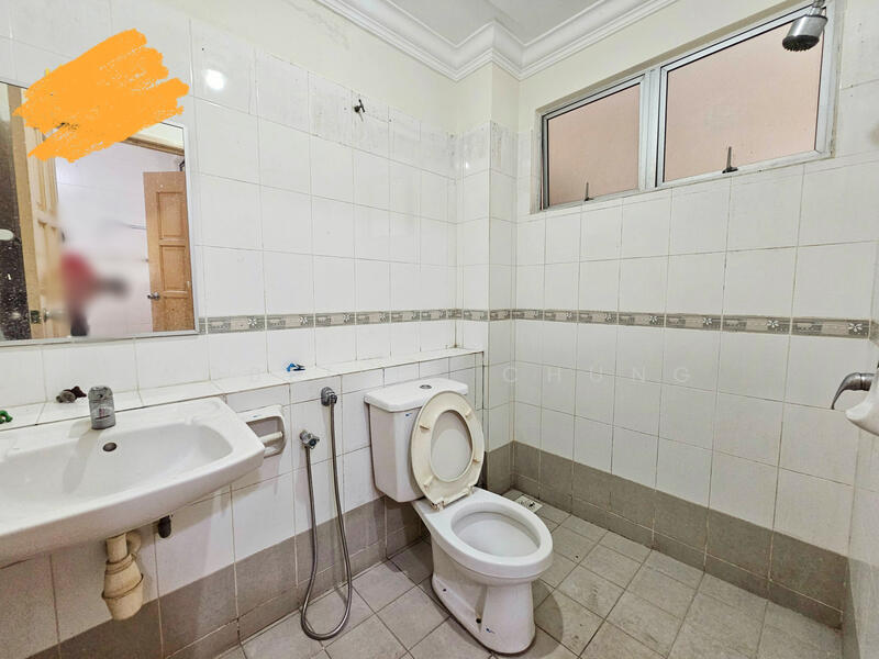 Rumah Teres 2 Tingkat untuk Dijual di Putra Permai (Subang Jaya) - Nobeille Chung - Bathroom - PropertyGuru.com.my