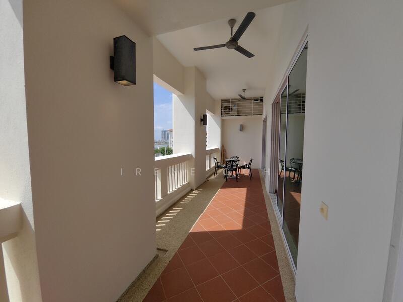 Straits Quay (The Suites at Waterside) untuk Untuk Disewa - RM 5,000 /bulan, Mac 2026 - Balcony - PropertyGuru.com.my