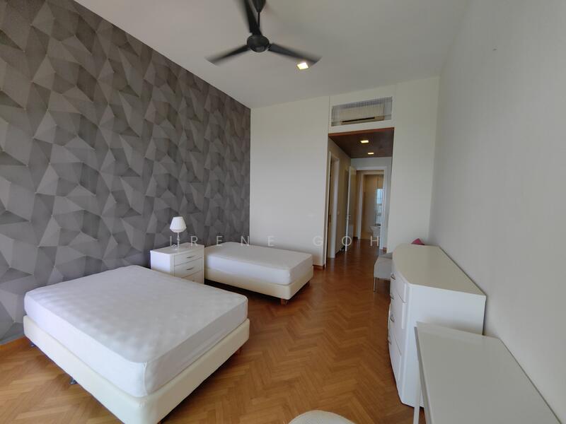 Straits Quay (The Suites at Waterside) untuk Untuk Disewa - RM 5,000 /bulan, Mac 2026 - Bedroom - PropertyGuru.com.my