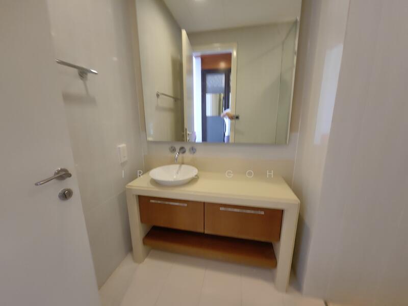 Straits Quay (The Suites at Waterside) untuk Untuk Disewa - RM 5,000 /bulan, Mac 2026 - Bathroom - PropertyGuru.com.my