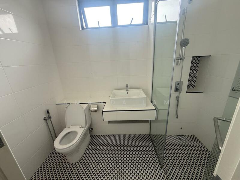 Semi-Detached House for Sale in Bandar Cassia (Batu Kawan) - Amanda Lam - Bathroom - PropertyGuru.com.my