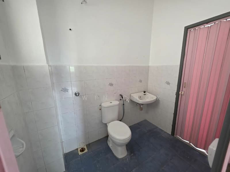 Bandar Puteri Klang untuk Untuk Dijual - RM 480,000, Apr 2026 - Bathroom - PropertyGuru.com.my