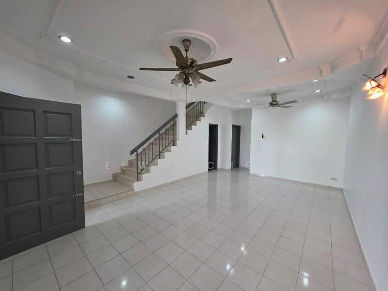 Bandar Puteri Klang untuk Untuk Dijual - RM 480,000, Apr 2026 - Living Room - PropertyGuru.com.my