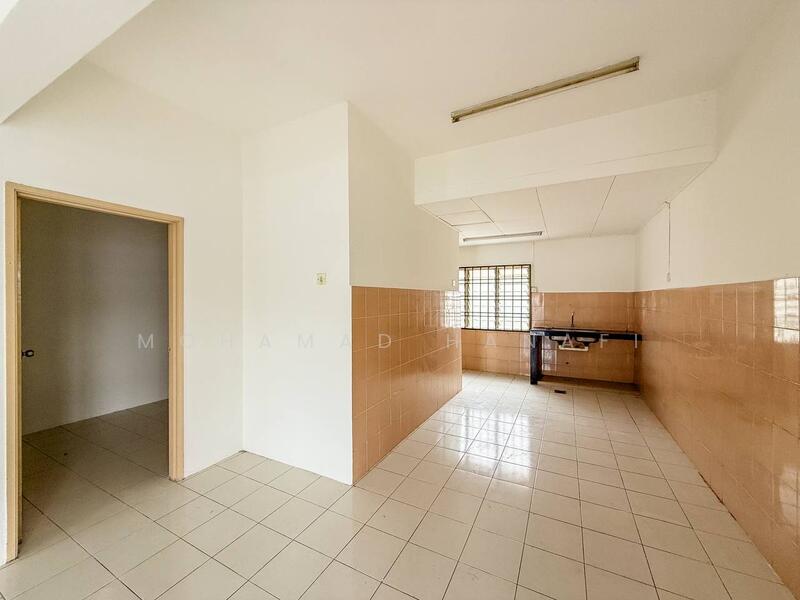 2-storey Terraced House for Sale in Taman Tasik Puchong (Puchong) - Mohamad Hanafi - Kitchen - PropertyGuru.com.my