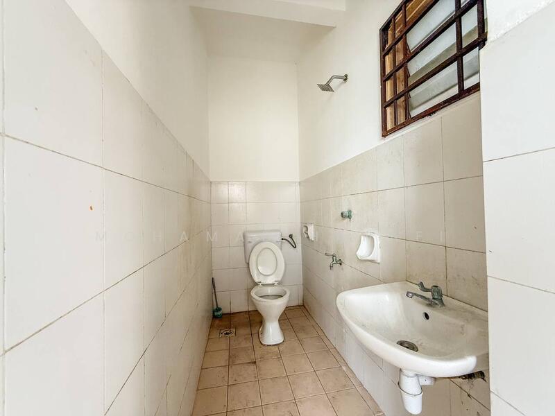 2-storey Terraced House for Sale in Taman Tasik Puchong (Puchong) - Mohamad Hanafi - Bathroom - PropertyGuru.com.my