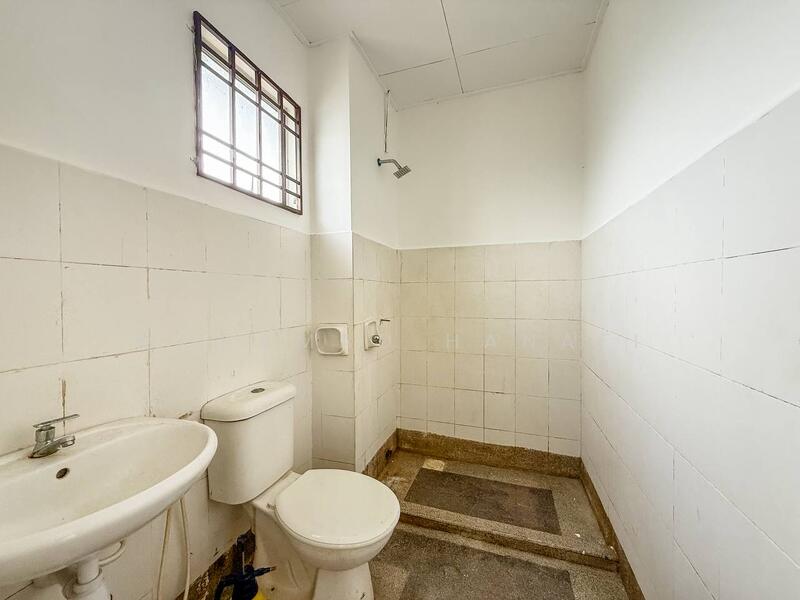 2-storey Terraced House for Sale in Taman Tasik Puchong (Puchong) - Mohamad Hanafi - Bathroom - PropertyGuru.com.my