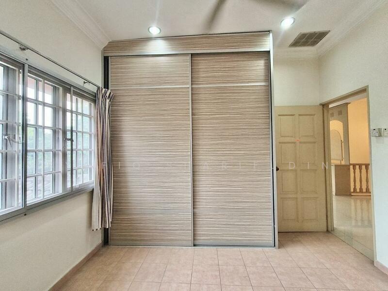 For Sale - Seksyen 8