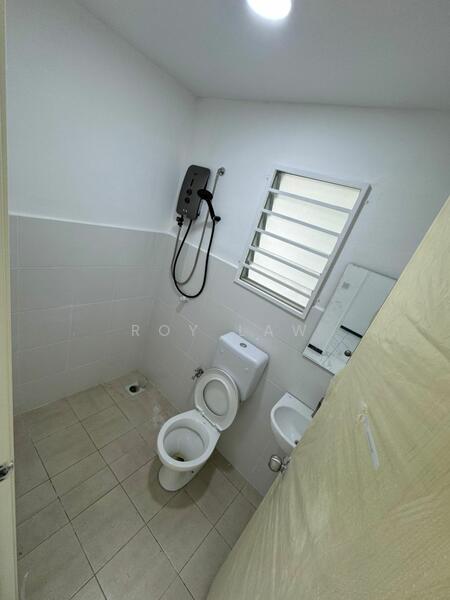 1-storey Terraced House for Rent in Iringan Bayu (Seremban) - Roy Law - Bathroom - PropertyGuru.com.my