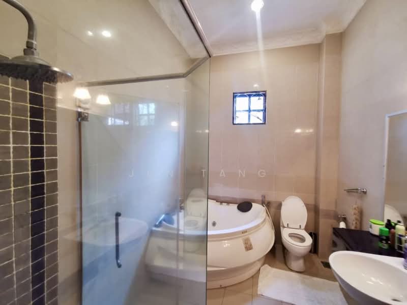 Bungalow for Sale in Taman Canning (Ipoh) - Jun Tang - Bathroom - PropertyGuru.com.my
