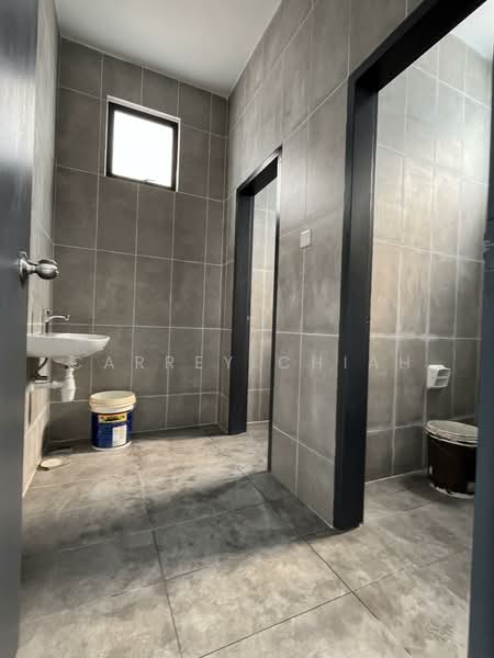 Factory for Rent in Eco Business Park 1 (Johor Bahru) - Carrey Chiah - Bathroom - PropertyGuru.com.my
