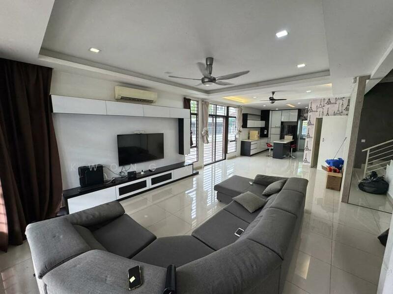 2-storey Terraced House for Sale in Rawang (Selangor) - Kwong Xiao Wei - Living Room - PropertyGuru.com.my