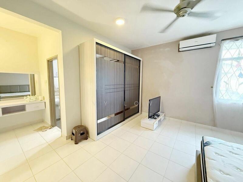 Cluster House for Sale in Taman Seri Austin (Tebrau) - Ivy Low - Bedroom - PropertyGuru.com.my