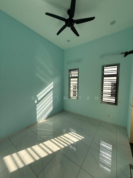 Untuk Disewa - 26th Avenue, Bukit Indah