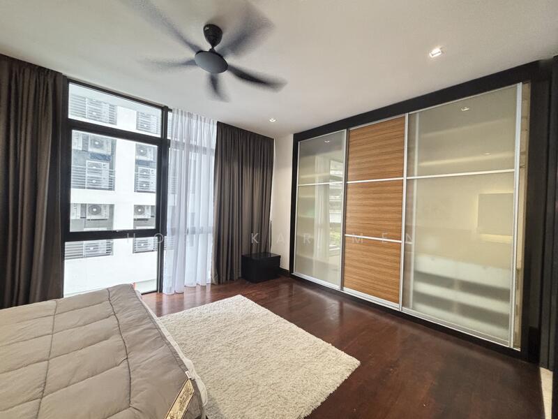 Big Build In Wardrobe 