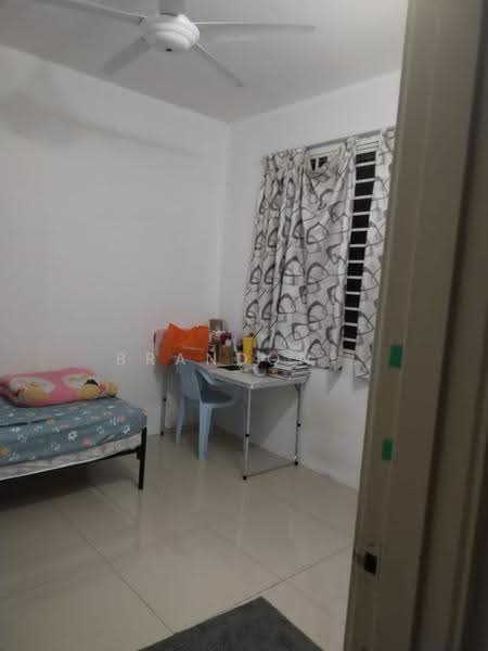 Kondominium untuk Dijual di Platinum Lake PV 15 - Brandon . - Bedroom - PropertyGuru.com.my