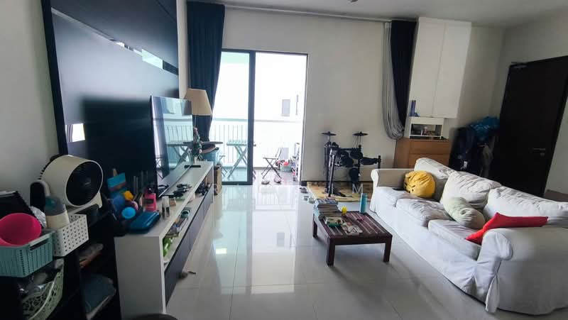 Kondominium untuk Dijual di Nautica Lake Suites - Eric Lim - Living Room - PropertyGuru.com.my