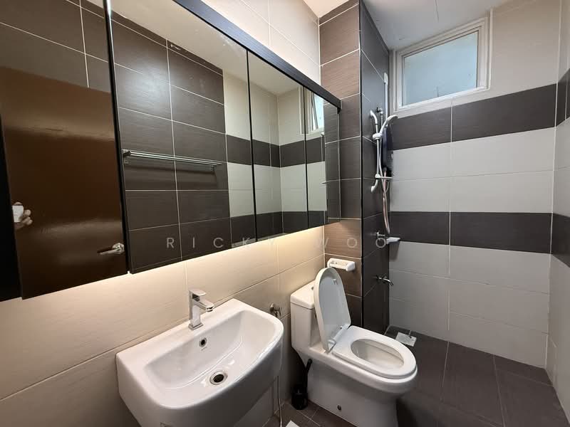 Kondominium untuk Dijual di M Condominium @ Larkin - Ricky Woo - Bathroom - PropertyGuru.com.my