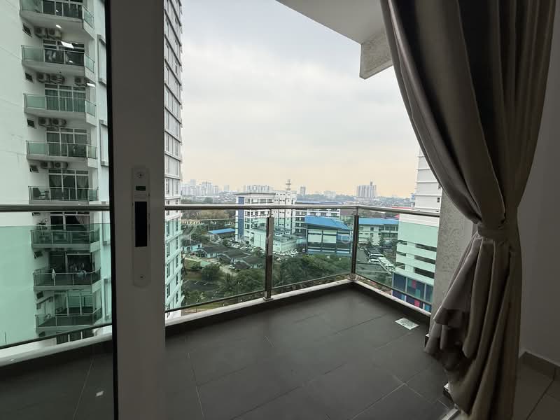 Kondominium untuk Dijual di M Condominium @ Larkin - Ricky Woo - Balcony - PropertyGuru.com.my