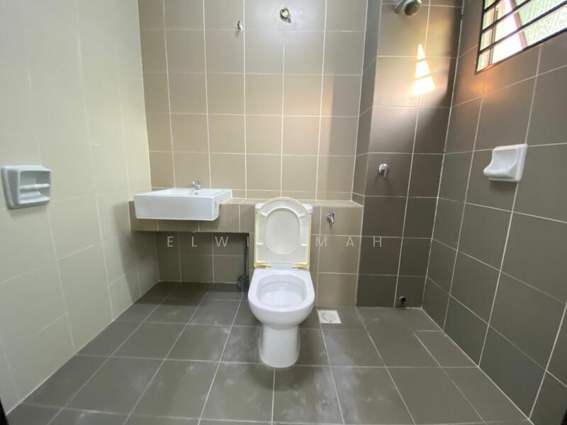 AQUILA @ Saujana Rawang untuk Untuk Dijual - RM 440,000, Feb 2026 - Bathroom - PropertyGuru.com.my