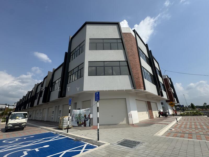 Shop for Rent in Bandar Gamuda Cove (Dengkil) - christy christyloh - Exterior - PropertyGuru.com.my