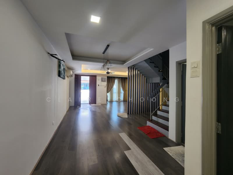 2-storey Terraced House for Sale in Bandar Putra Permai (Seri Kembangan) - Claire Choong - Living Room - PropertyGuru.com.my