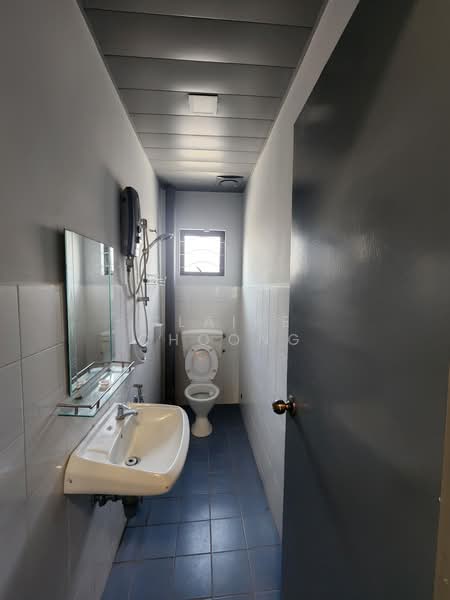 2-storey Terraced House for Sale in Bandar Putra Permai (Seri Kembangan) - Claire Choong - Bathroom - PropertyGuru.com.my