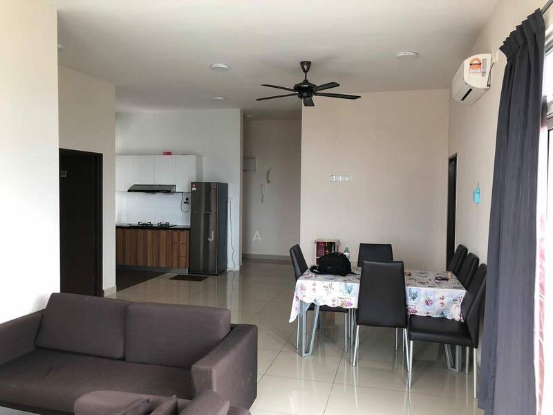 M Condominium @ Larkin untuk Untuk Disewa - RM 2,200 /bulan, Mac 2026 - Living Room - PropertyGuru.com.my