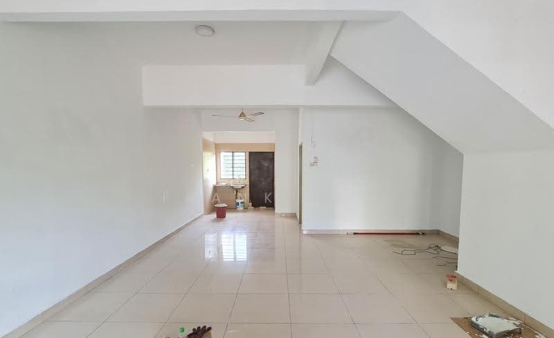 3-storey Terraced House for Sale in Sungai Buloh (Selangor) - Frank Low - Interior - PropertyGuru.com.my