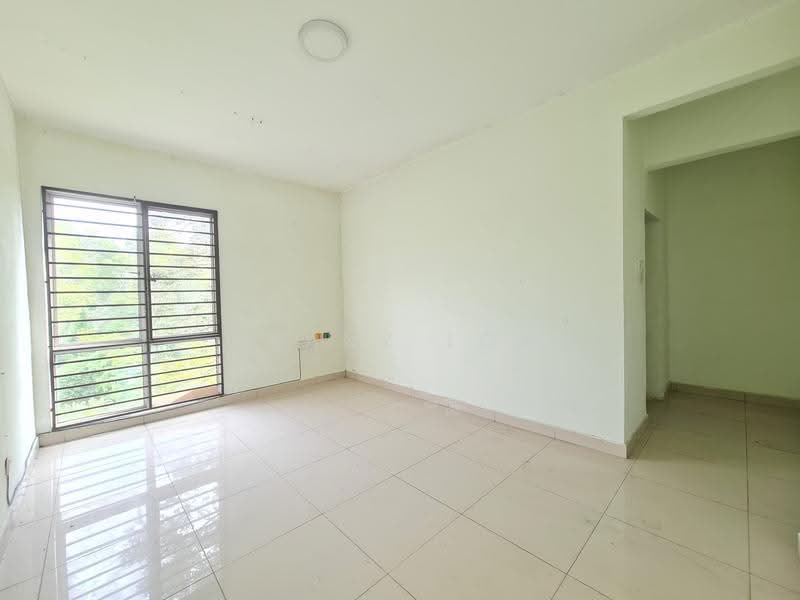 3-storey Terraced House for Sale in Sungai Buloh (Selangor) - Frank Low - Interior - PropertyGuru.com.my
