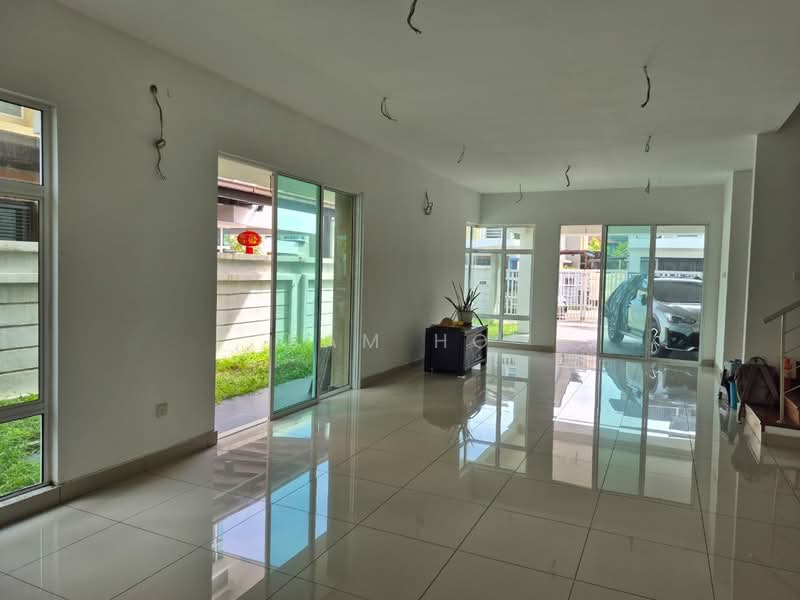 Semi-Detached House for Sale in Kota Kemuning (Shah Alam) - Sam Ho - Living Room - PropertyGuru.com.my