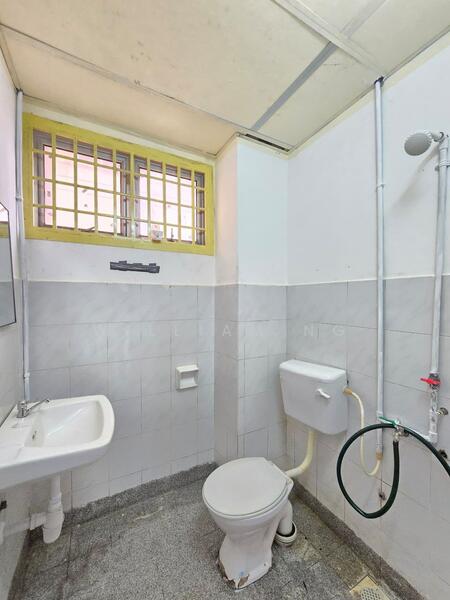 Pangsapuri Persiaran Tanjung untuk Untuk Disewa - RM 1,500 /bulan, Mac 2026 - Bathroom - PropertyGuru.com.my