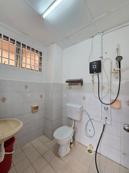 Pangsapuri Persiaran Tanjung untuk Untuk Disewa - RM 1,500 /bulan, Mac 2026 - Bathroom - PropertyGuru.com.my