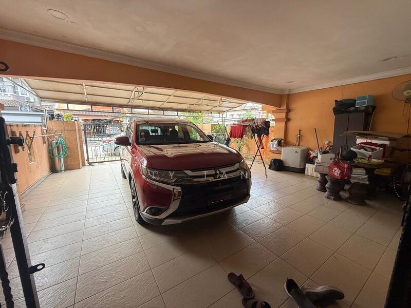 Rumah Teres 2 Tingkat untuk Dijual di Johor Bahru (Johor) - TY Tan - Car Park - PropertyGuru.com.my