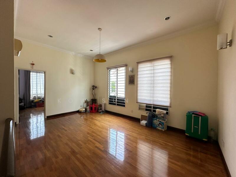 Living Room upstairs