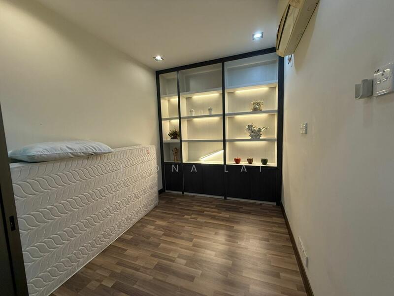 For Rent - Molek Pine 2