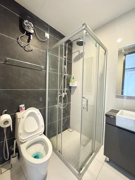 Kondominium untuk Disewa di Kings Bay @ Country Garden Danga Bay - Ben Foo - Bathroom - PropertyGuru.com.my