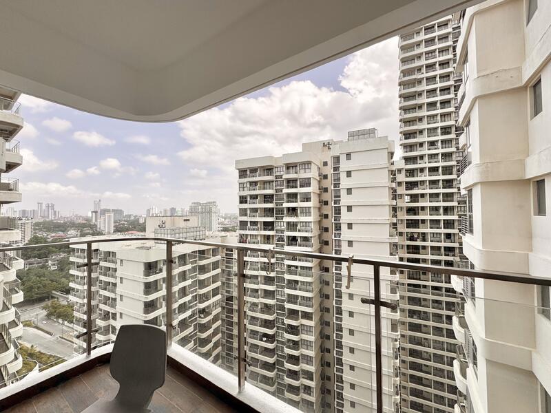 Kondominium untuk Disewa di Kings Bay @ Country Garden Danga Bay - Ben Foo - Balcony - PropertyGuru.com.my
