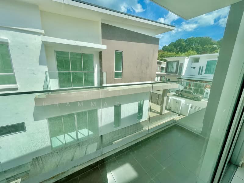 Taman Lukut Lagenda @ Port Dickson untuk Untuk Disewa - RM 2,499 /bulan, Mac 2026 - Exterior - PropertyGuru.com.my