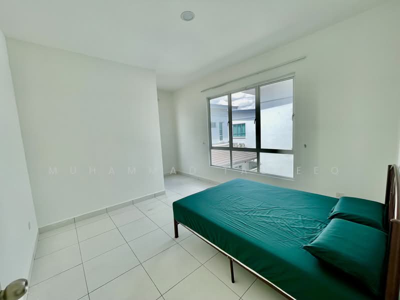 Taman Lukut Lagenda @ Port Dickson untuk Untuk Disewa - RM 2,499 /bulan, Mac 2026 - Bedroom - PropertyGuru.com.my