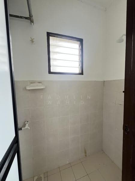 Flat for Sale at Cempaka - Fadhlin Wahid - Bathroom - PropertyGuru.com.my