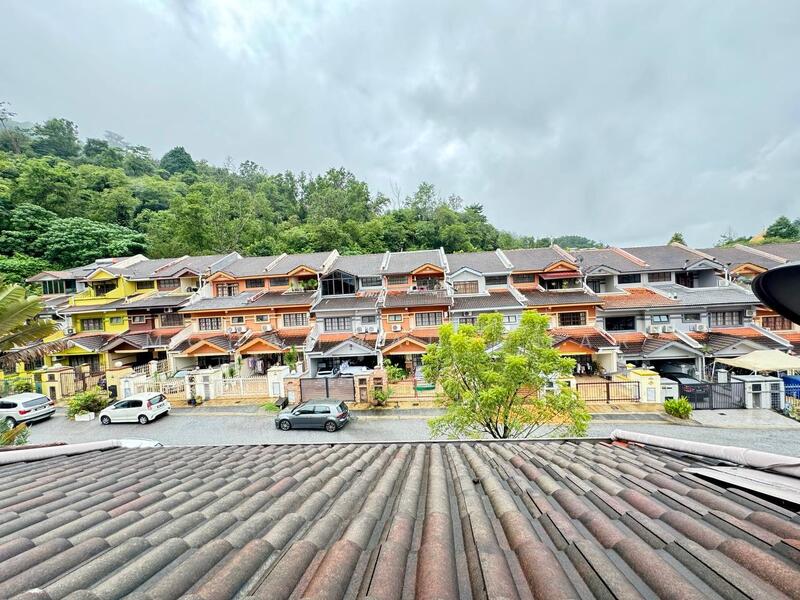 For Sale - Laman Oakleaf