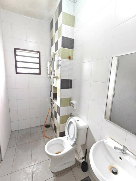 2-storey Terraced House for Sale in Taman Nusa Idaman (Iskandar Puteri (Nusajaya)) - Karl Lim - Bathroom - PropertyGuru.com.my