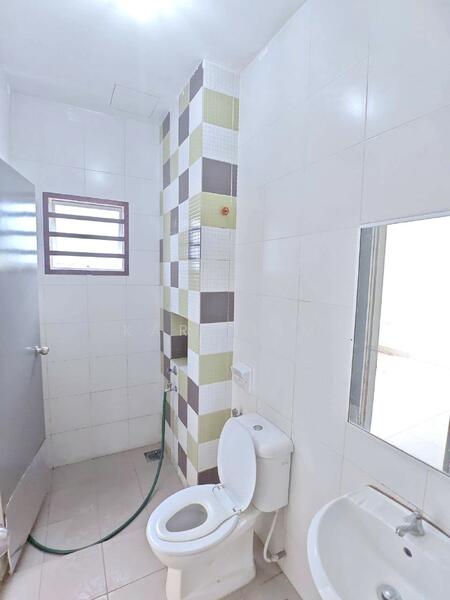 2-storey Terraced House for Sale in Taman Nusa Idaman (Iskandar Puteri (Nusajaya)) - Karl Lim - Bathroom - PropertyGuru.com.my